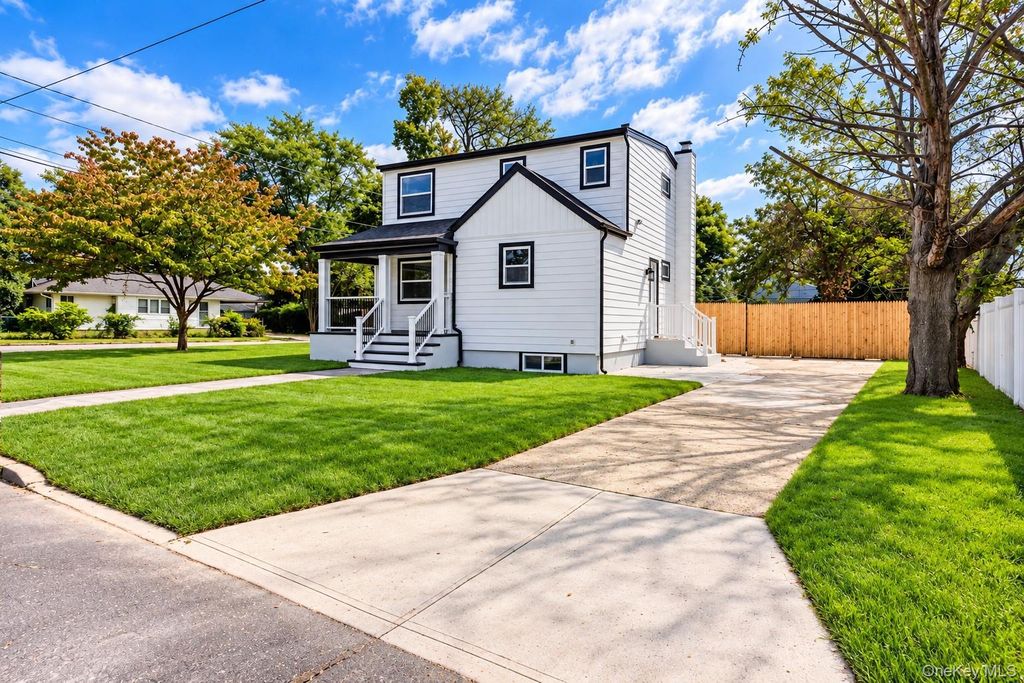 64 Yarnell Street, Brentwood, NY 11717 — photo 4
