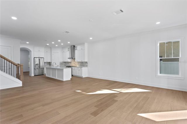 2805 W WALLACE AVENUE, Tampa, FL 33611