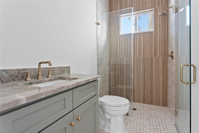 2805 W WALLACE AVENUE, Tampa, FL 33611