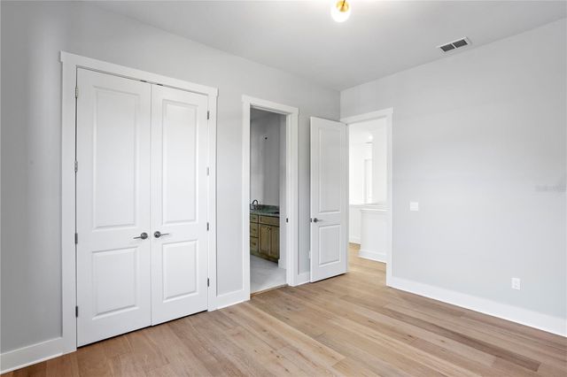 2805 W WALLACE AVENUE, Tampa, FL 33611