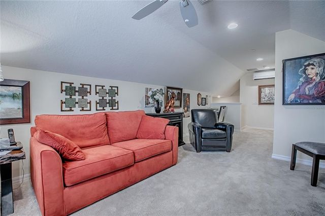11106 LAMMER LANE, Oxford, FL 34484