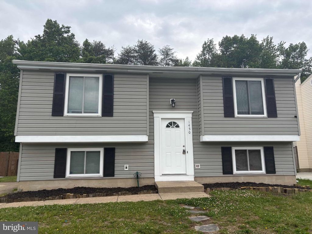 Image 1 of property listing at 1450 GESNA DR, Hanover, MD 21076