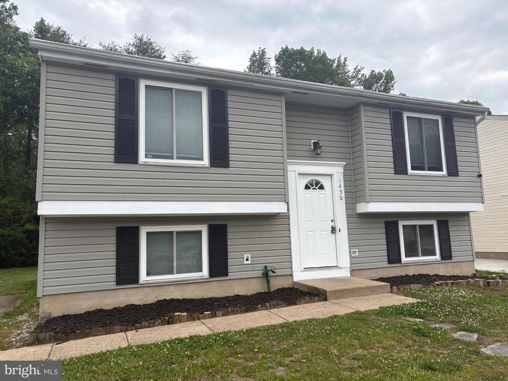 Image 2 of property listing at 1450 GESNA DR, Hanover, MD 21076
