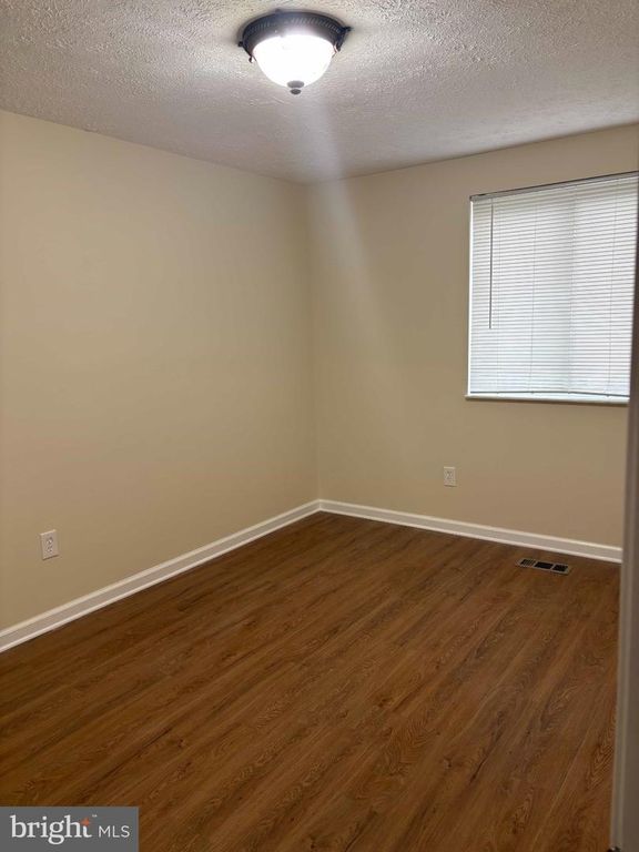 Image 11 of property listing at 1450 GESNA DR, Hanover, MD 21076