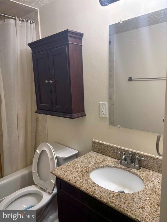 Image 13 of property listing at 1450 GESNA DR, Hanover, MD 21076