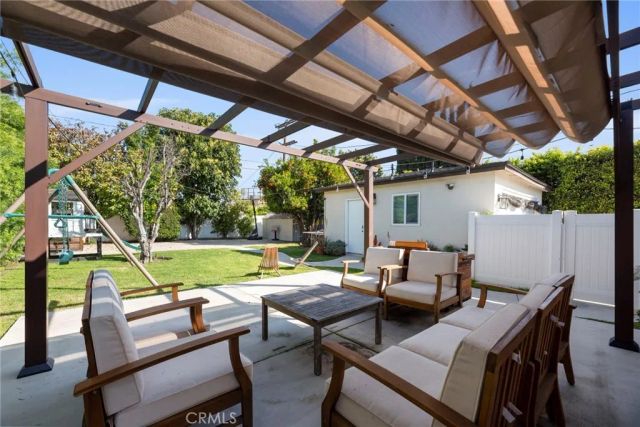 14729 Bassett, Van Nuys, CA 91405