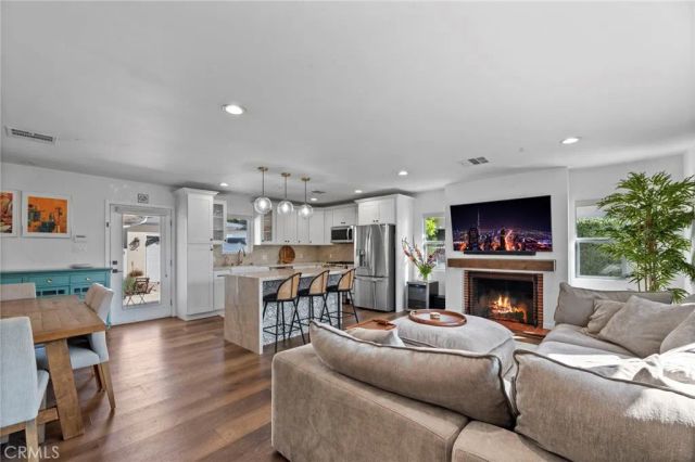 14729 Bassett, Van Nuys, CA 91405