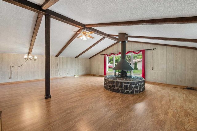 2305 Patricia Lane, Waukesha, WI 53188