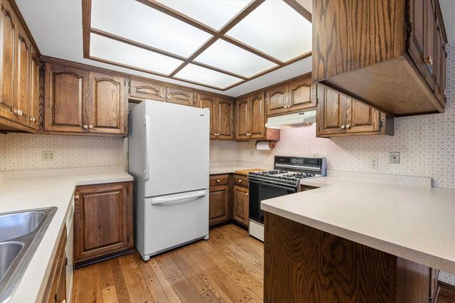 2305 Patricia Lane, Waukesha, WI 53188