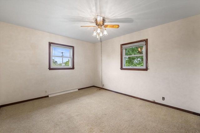2305 Patricia Lane, Waukesha, WI 53188
