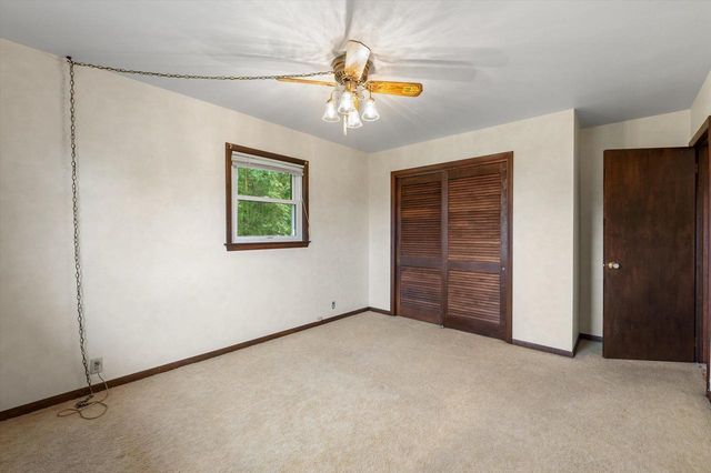 2305 Patricia Lane, Waukesha, WI 53188