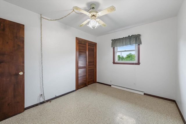 2305 Patricia Lane, Waukesha, WI 53188