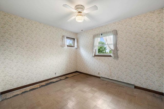 2305 Patricia Lane, Waukesha, WI 53188