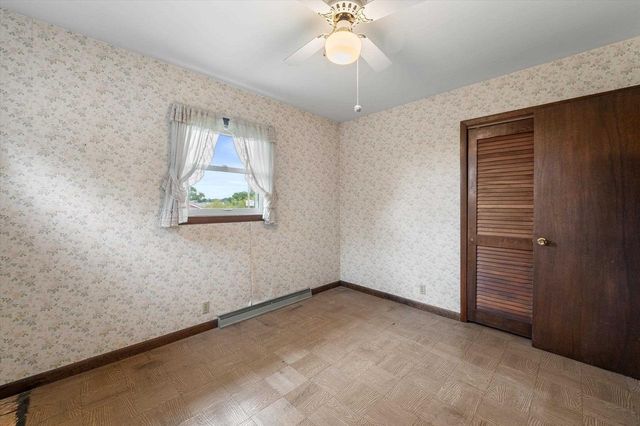 2305 Patricia Lane, Waukesha, WI 53188