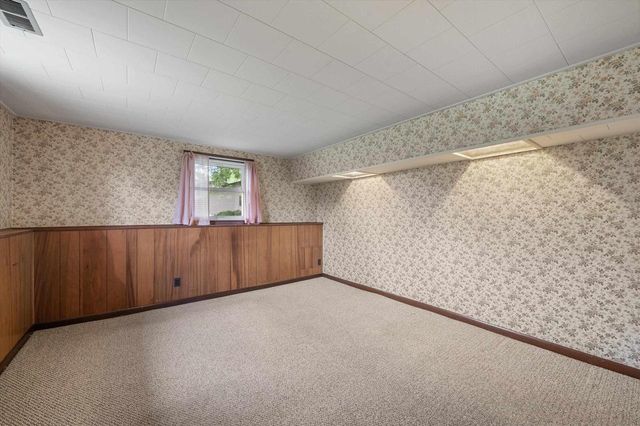2305 Patricia Lane, Waukesha, WI 53188
