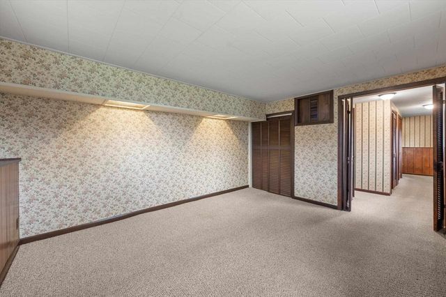 2305 Patricia Lane, Waukesha, WI 53188