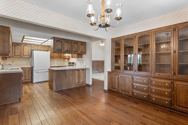2305 Patricia Lane, Waukesha, WI 53188