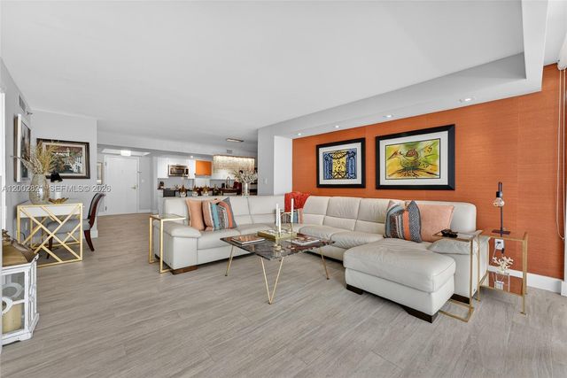 5757 Collins Avenue 1104, Miami Beach, FL 33140