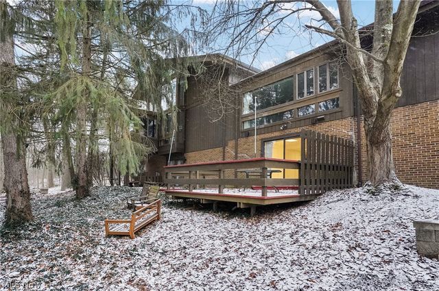 285 North Road NE, Howland, OH 44484