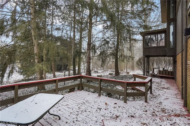 285 North Road NE, Howland, OH 44484
