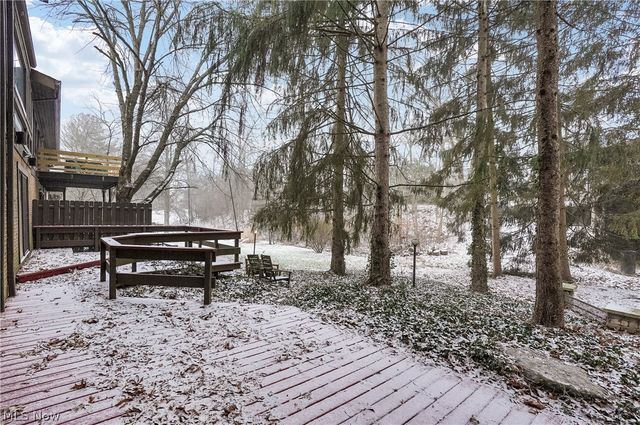 285 North Road NE, Howland, OH 44484