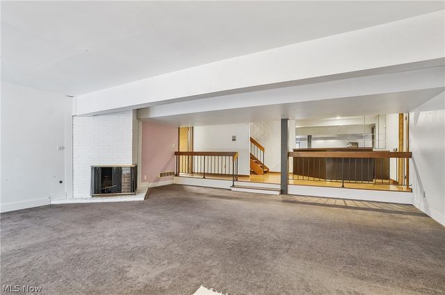 285 North Road NE, Howland, OH 44484