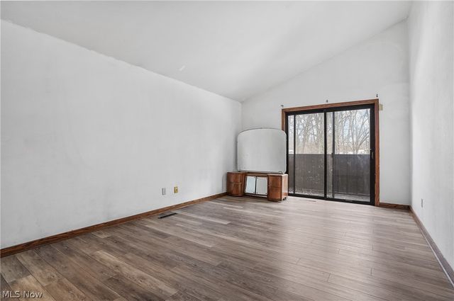 285 North Road NE, Howland, OH 44484
