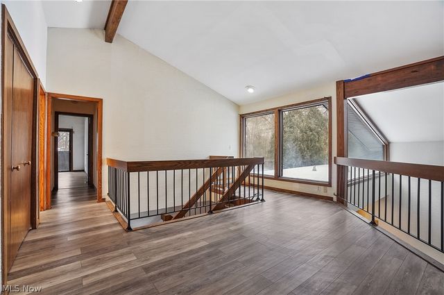 285 North Road NE, Howland, OH 44484