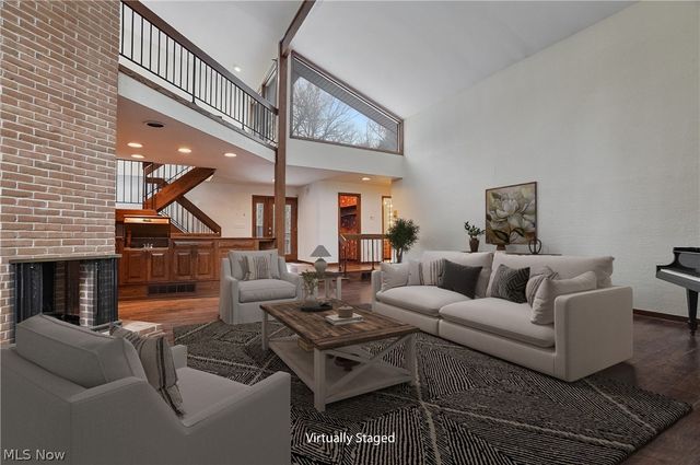 285 North Road NE, Howland, OH 44484