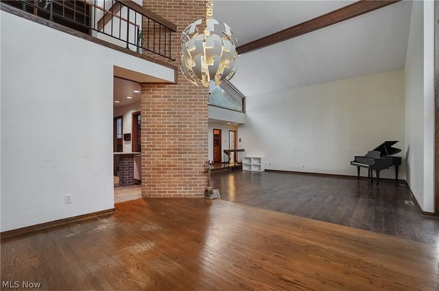 285 North Road NE, Howland, OH 44484