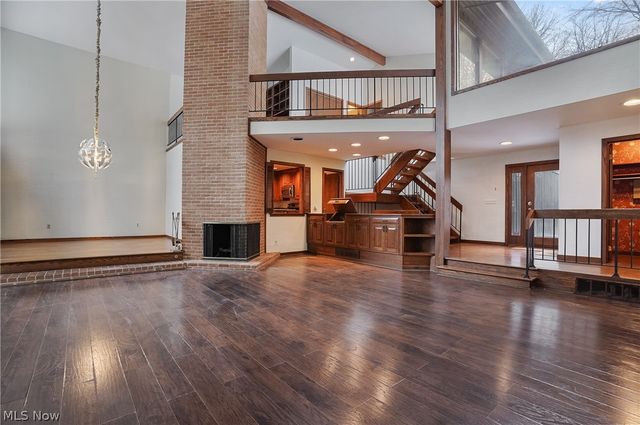 285 North Road NE, Howland, OH 44484