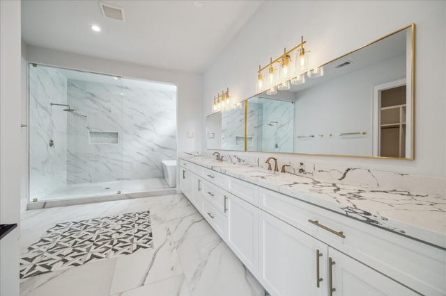 2202 Hewitt Drive, Houston, TX 77018