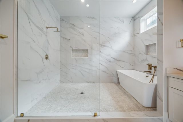 2202 Hewitt Drive, Houston, TX 77018