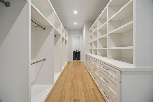 2202 Hewitt Drive, Houston, TX 77018