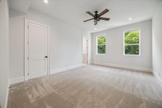 2202 Hewitt Drive, Houston, TX 77018