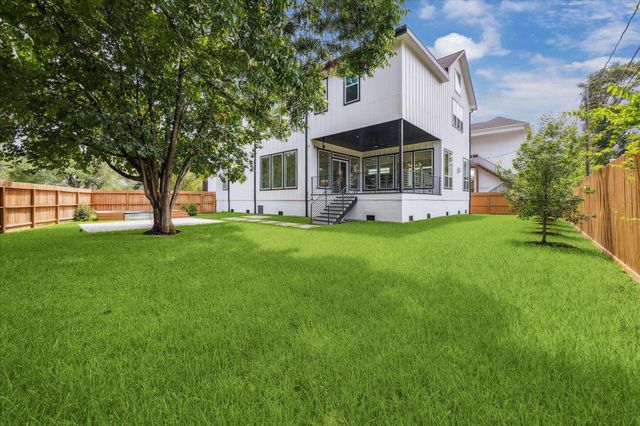 2202 Hewitt Drive, Houston, TX 77018