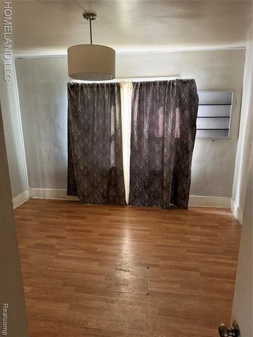 62 Newberry Street, Pontiac, MI 48341