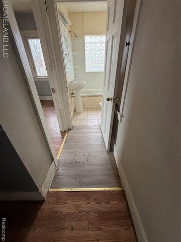 62 Newberry Street, Pontiac, MI 48341