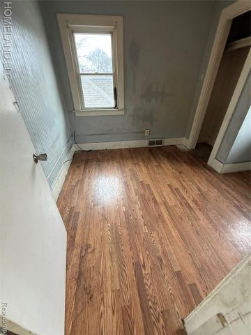 62 Newberry Street, Pontiac, MI 48341