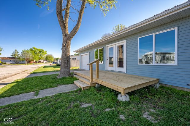 2036 Van Bibber Lake Estate, Greencastle, IN 46135