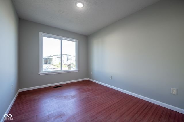 2036 Van Bibber Lake Estate, Greencastle, IN 46135
