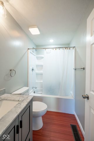 2036 Van Bibber Lake Estate, Greencastle, IN 46135