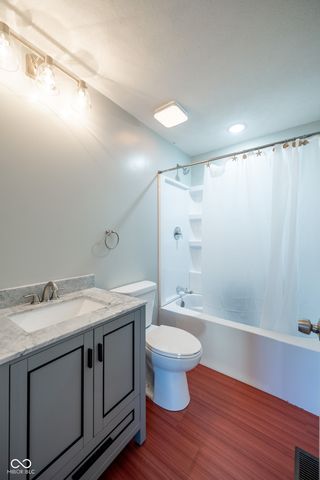 2036 Van Bibber Lake Estate, Greencastle, IN 46135