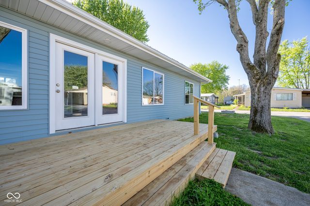 2036 Van Bibber Lake Estate, Greencastle, IN 46135