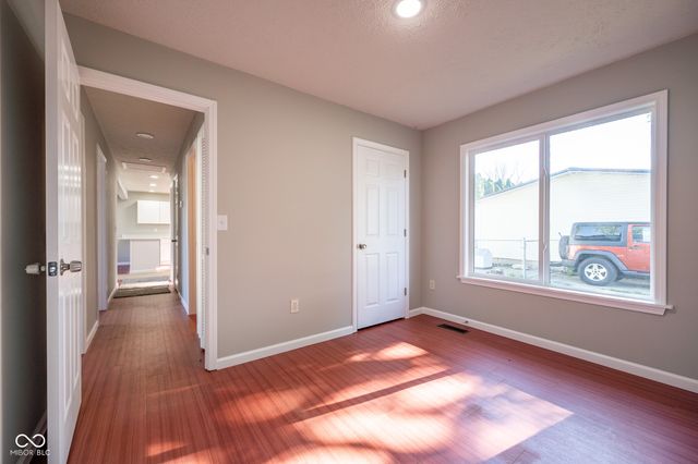 2036 Van Bibber Lake Estate, Greencastle, IN 46135