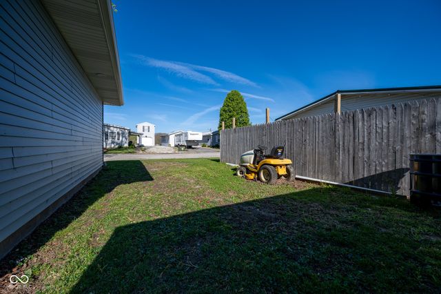 2036 Van Bibber Lake Estate, Greencastle, IN 46135