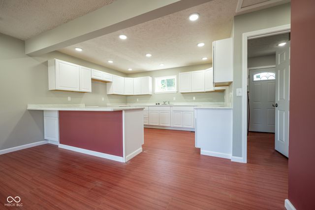 2036 Van Bibber Lake Estate, Greencastle, IN 46135