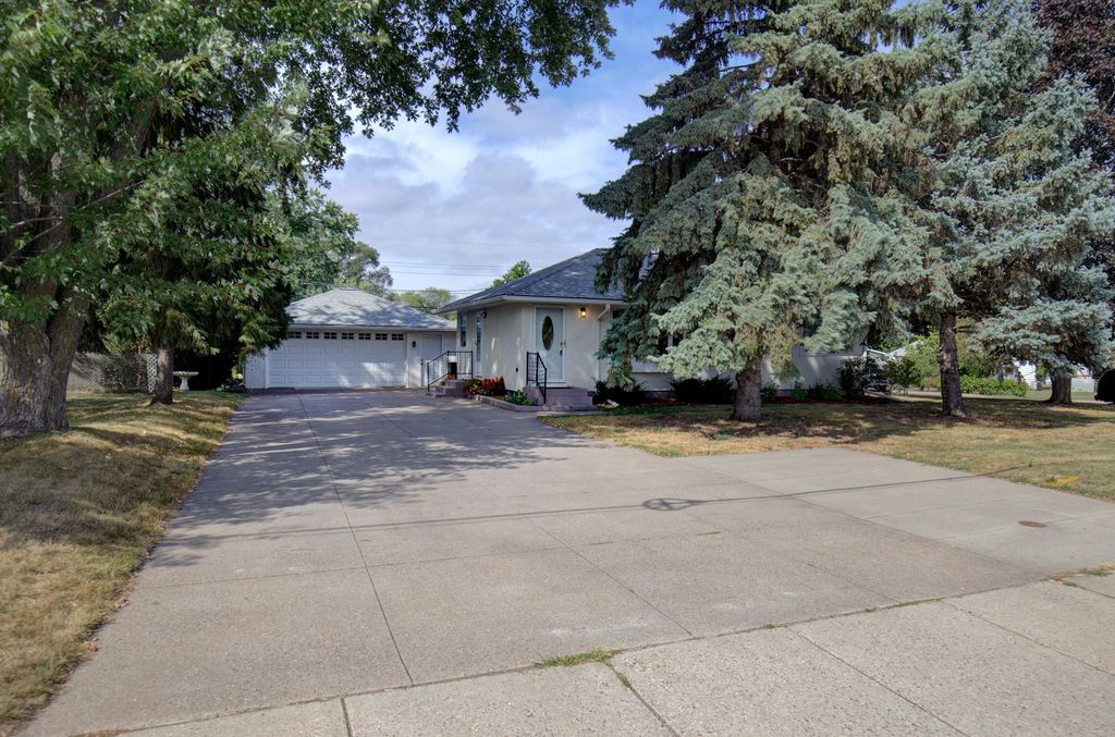 2115 English Street, Maplewood, MN 55109 — photo 5