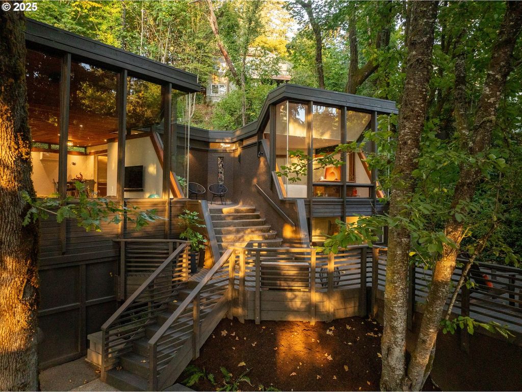 2635 CRESTA DE RUTA St, Eugene, OR 97403