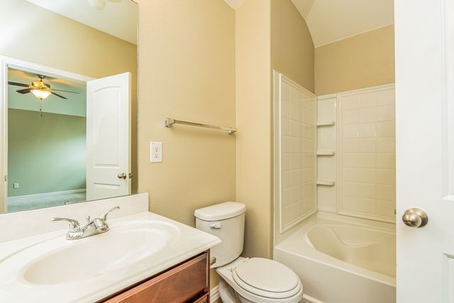 7664 Hollow Point Drive, Fort Worth, TX 76123